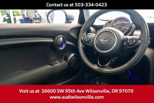 Used 2020 MINI Cooper 2-Door Hardtop FWD image 11
