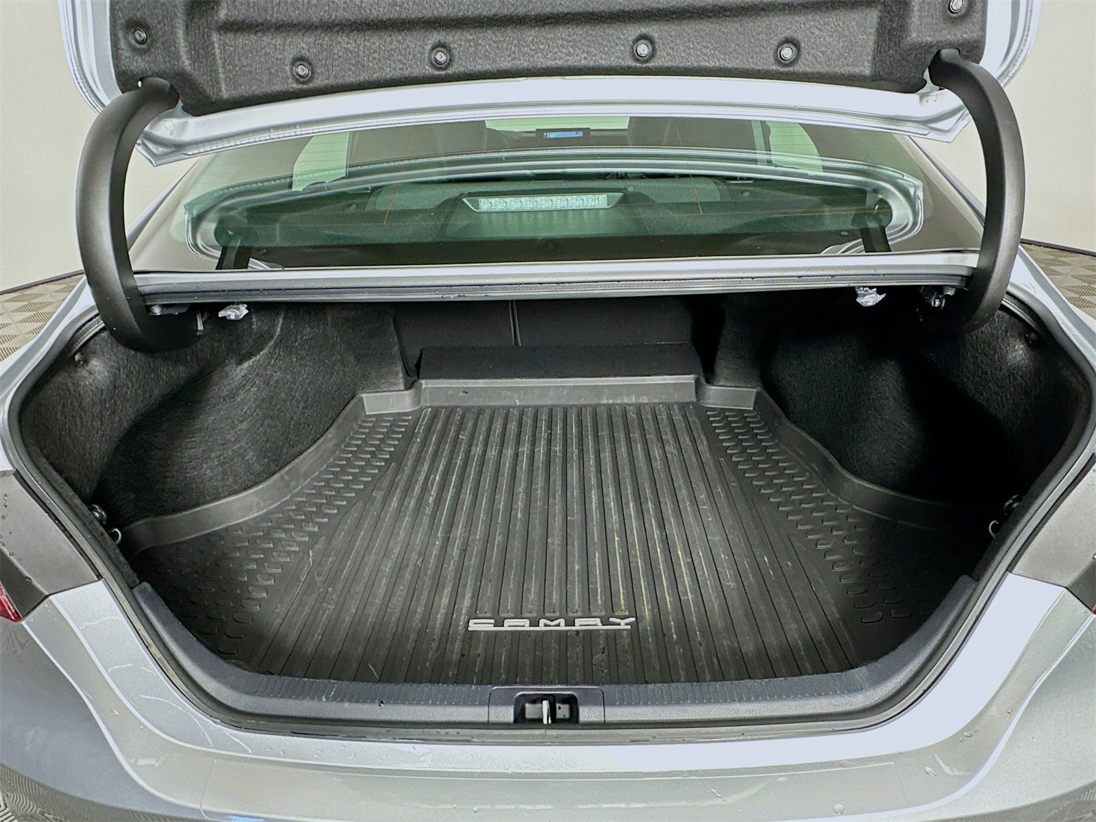 Used 2023 Toyota Camry XLE image 28