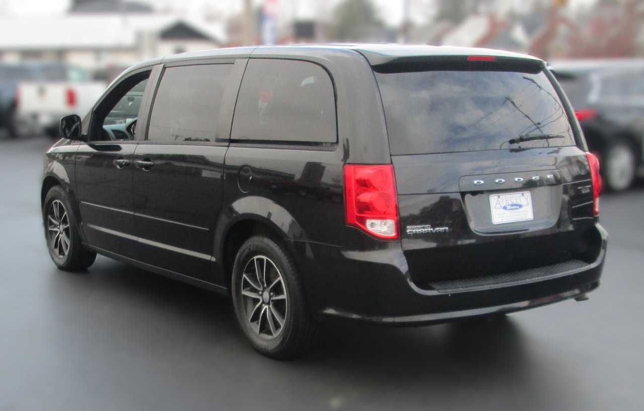 Used 2016 Dodge Grand Caravan SXT w/ UConnect Hands-Free Group image 6