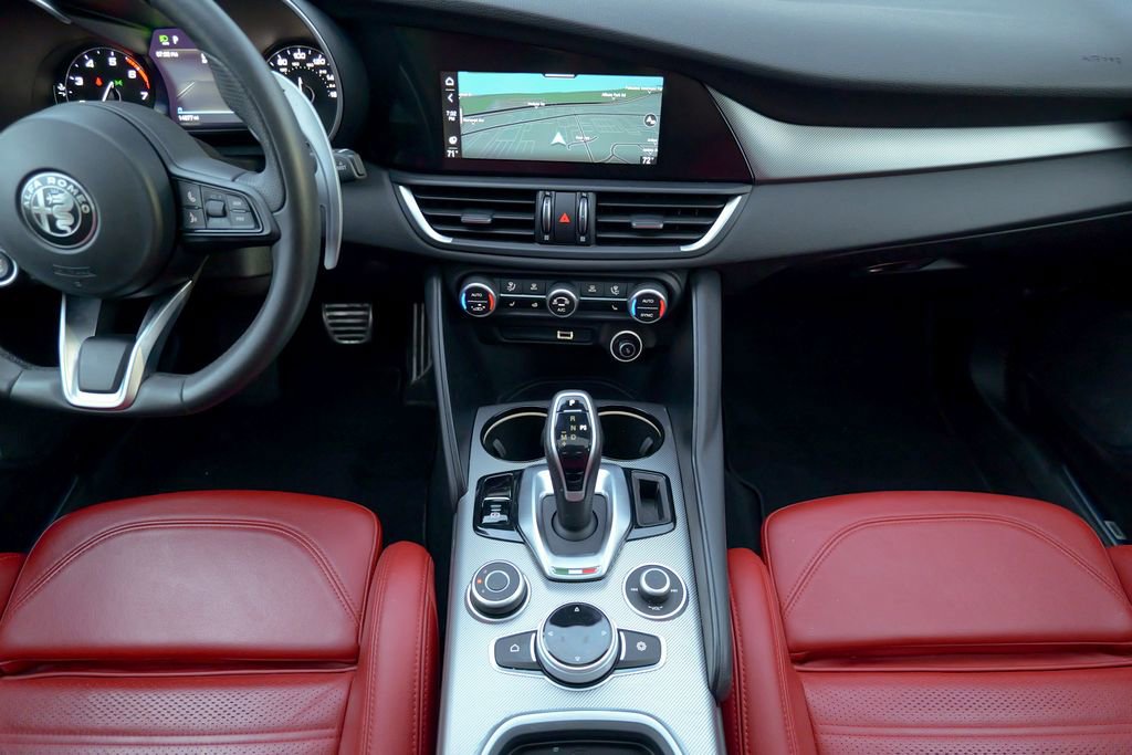 Used 2023 Alfa Romeo Giulia Veloce AWD/4WD image 48