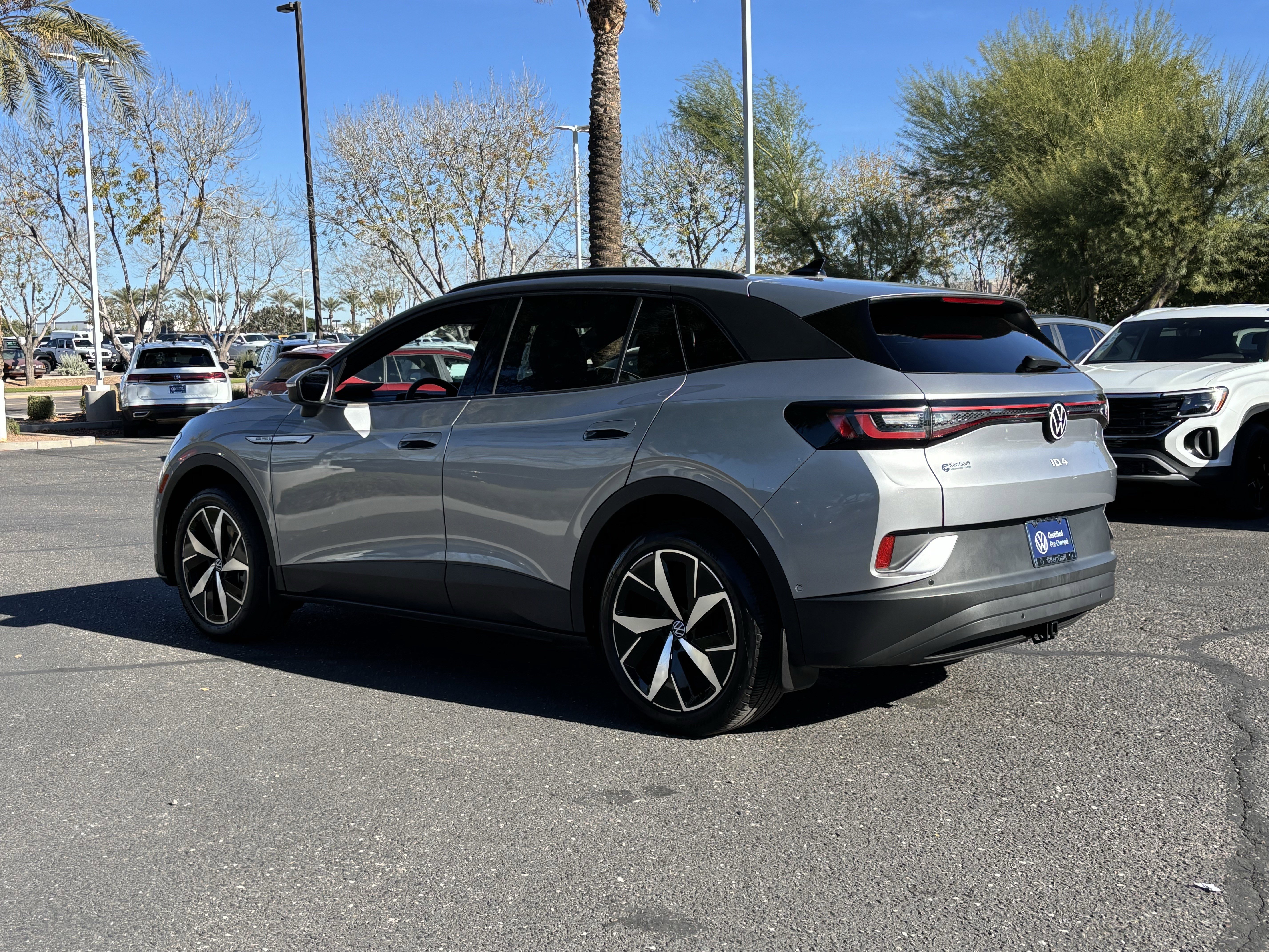Used 2023 Volkswagen ID.4 Pro S image 3