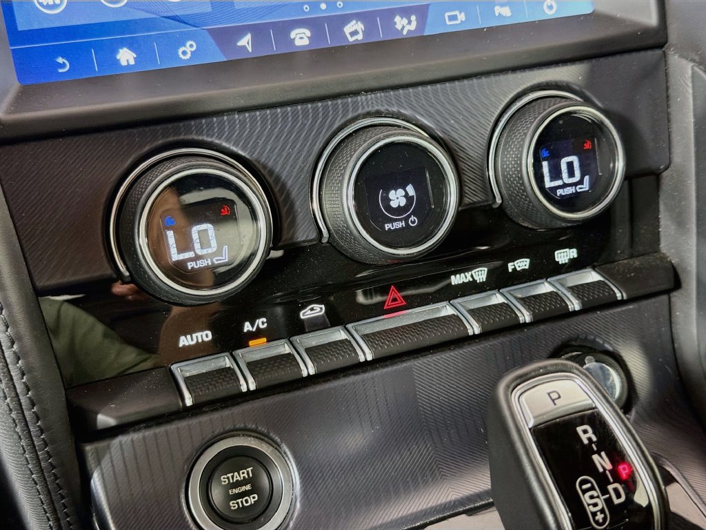 Used 2020 Jaguar F-TYPE R-Dynamic AWD/4WD image 16