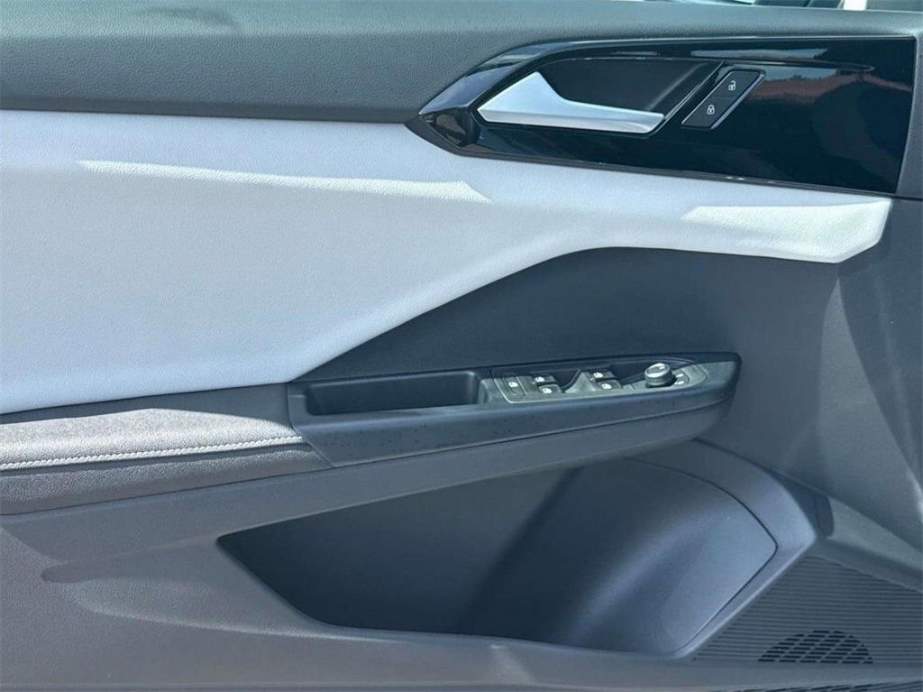 New 2025 Volkswagen Taos S image 13