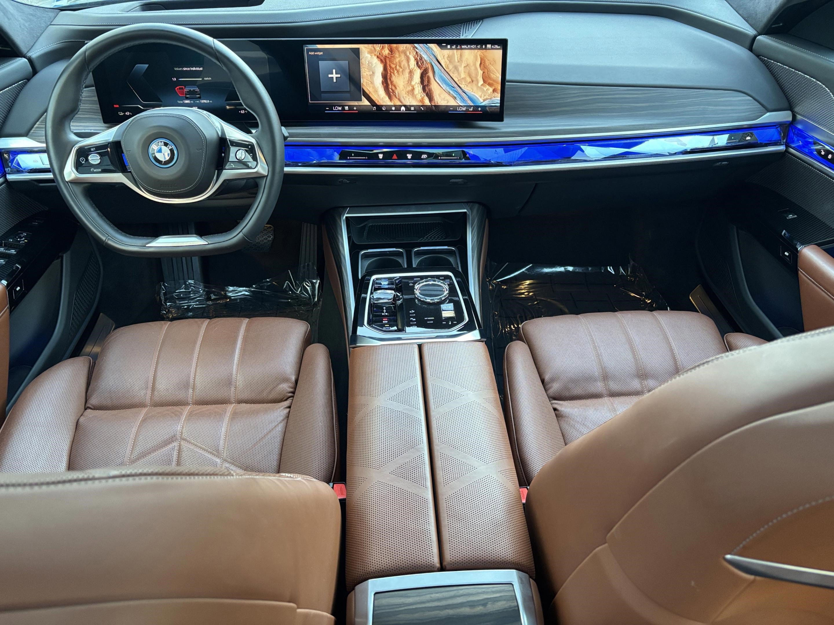 Used 2024 BMW i7 eDrive50 w/ Executive Package image 8