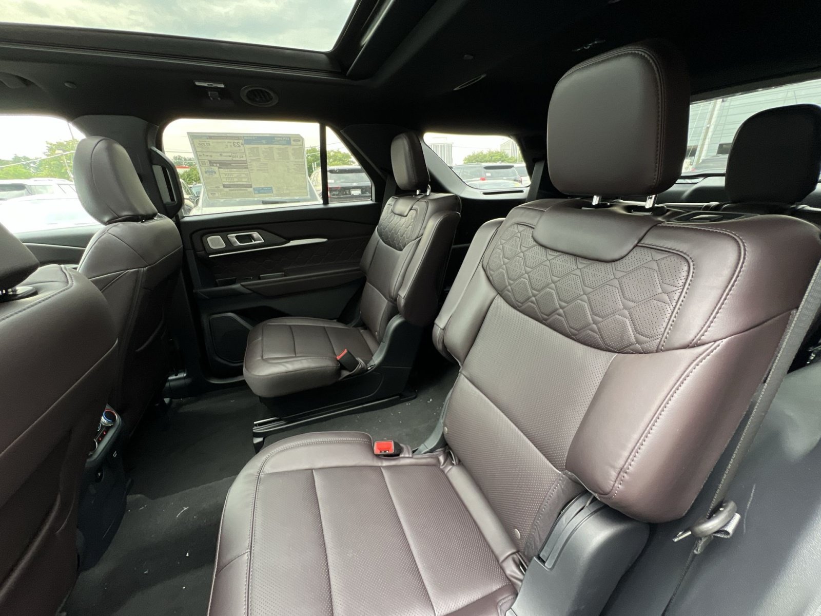 New 2026 Ford Explorer Platinum w/ LUX Leather Package AWD/4WD image 25