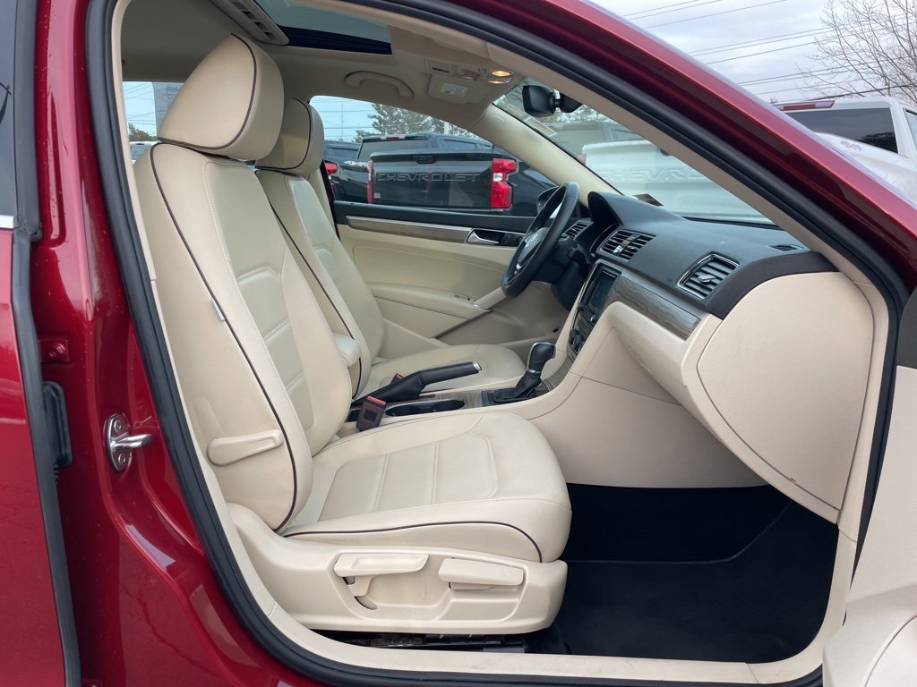 Used 2018 Volkswagen Passat 2.0T SE image 26