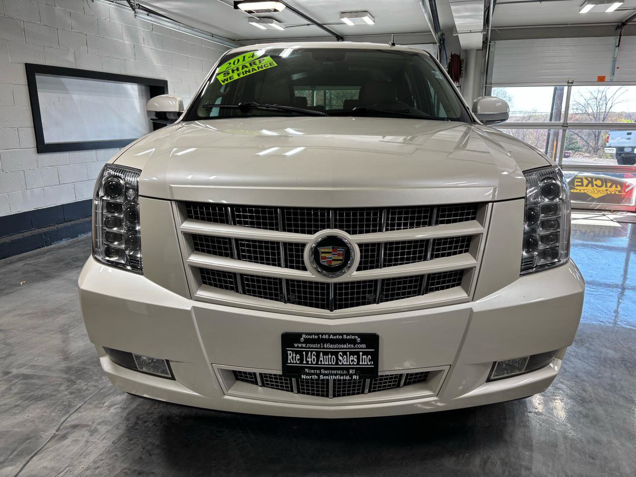 Used 2014 Cadillac Escalade Premium AWD/4WD image 3
