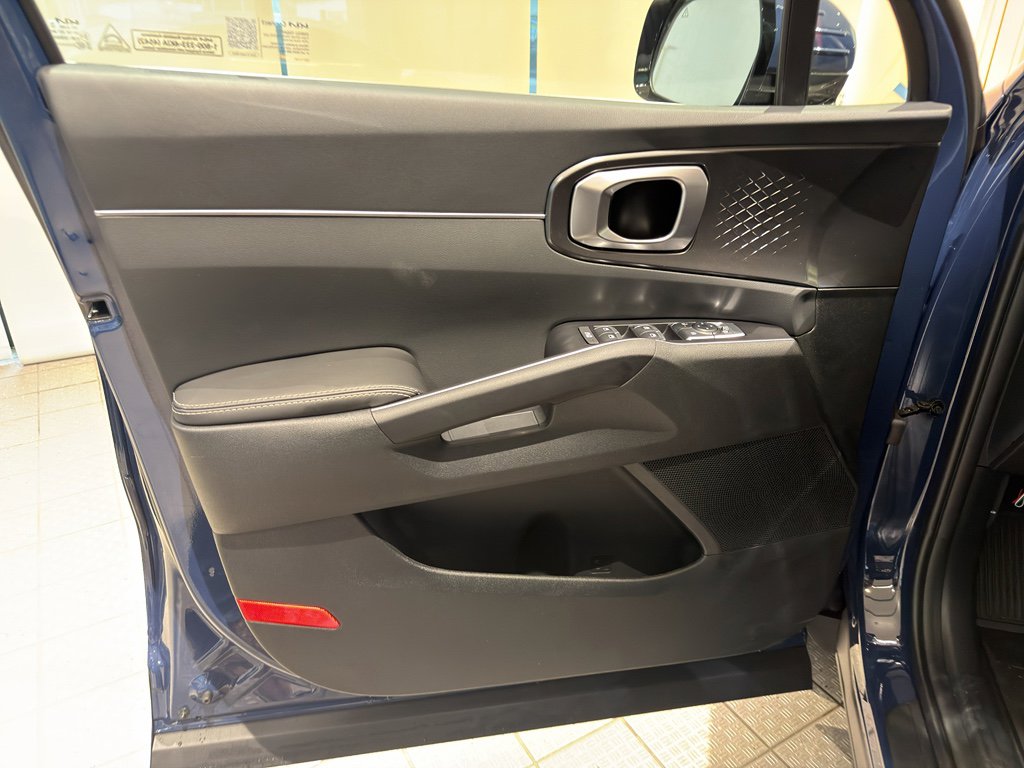 New 2026 Kia Sorento S w/ S Panoramic Sunroof Package image 13