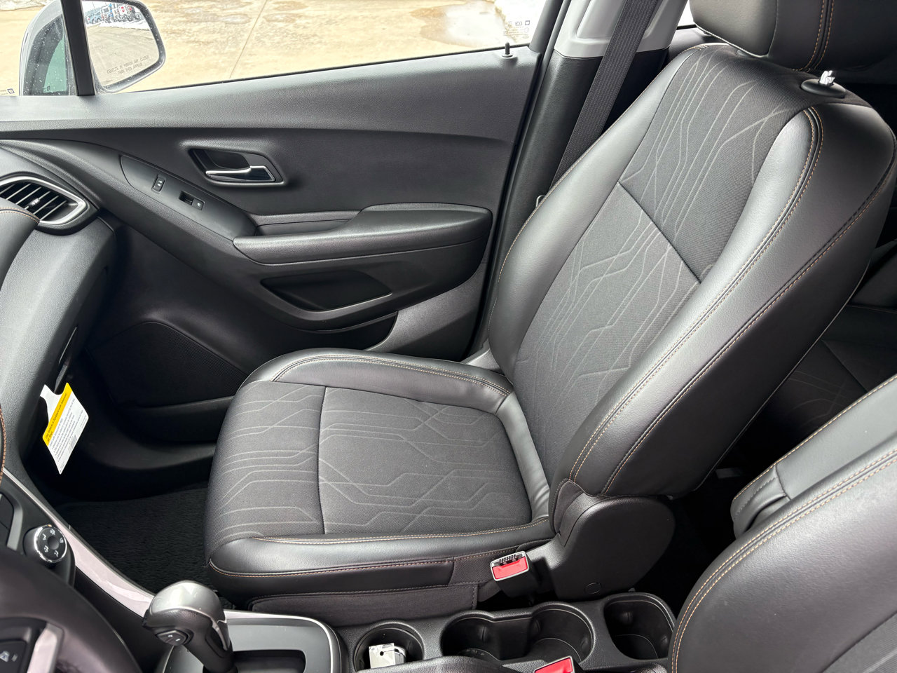 Used 2020 Chevrolet Trax LT w/ LT Convenience Package image 20