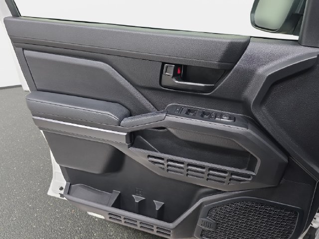 Certified 2024 Toyota Tacoma SR5 AWD/4WD image 24