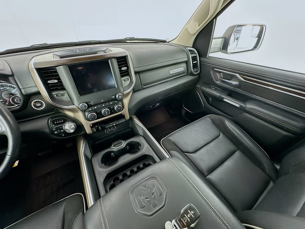 Used 2022 RAM 1500 Laramie AWD/4WD image 11
