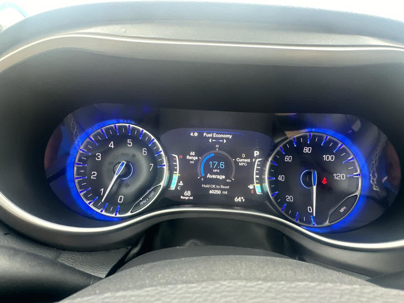 Used 2024 Chrysler Pacifica Touring-L image 39