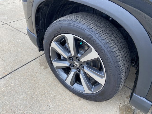 Used 2025 Honda Pilot Elite image 24