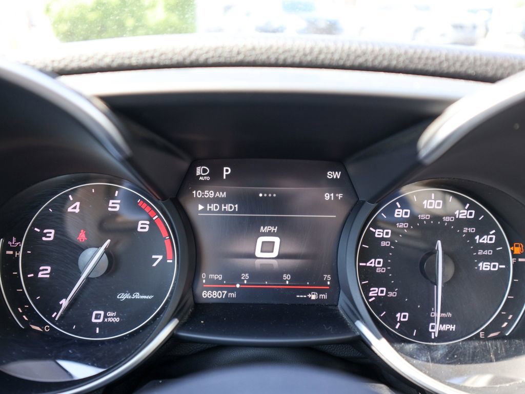 Used 2018 Alfa Romeo Giulia Ti Sport w/ Quick Order Package 22S Sport AWD/4WD image 23