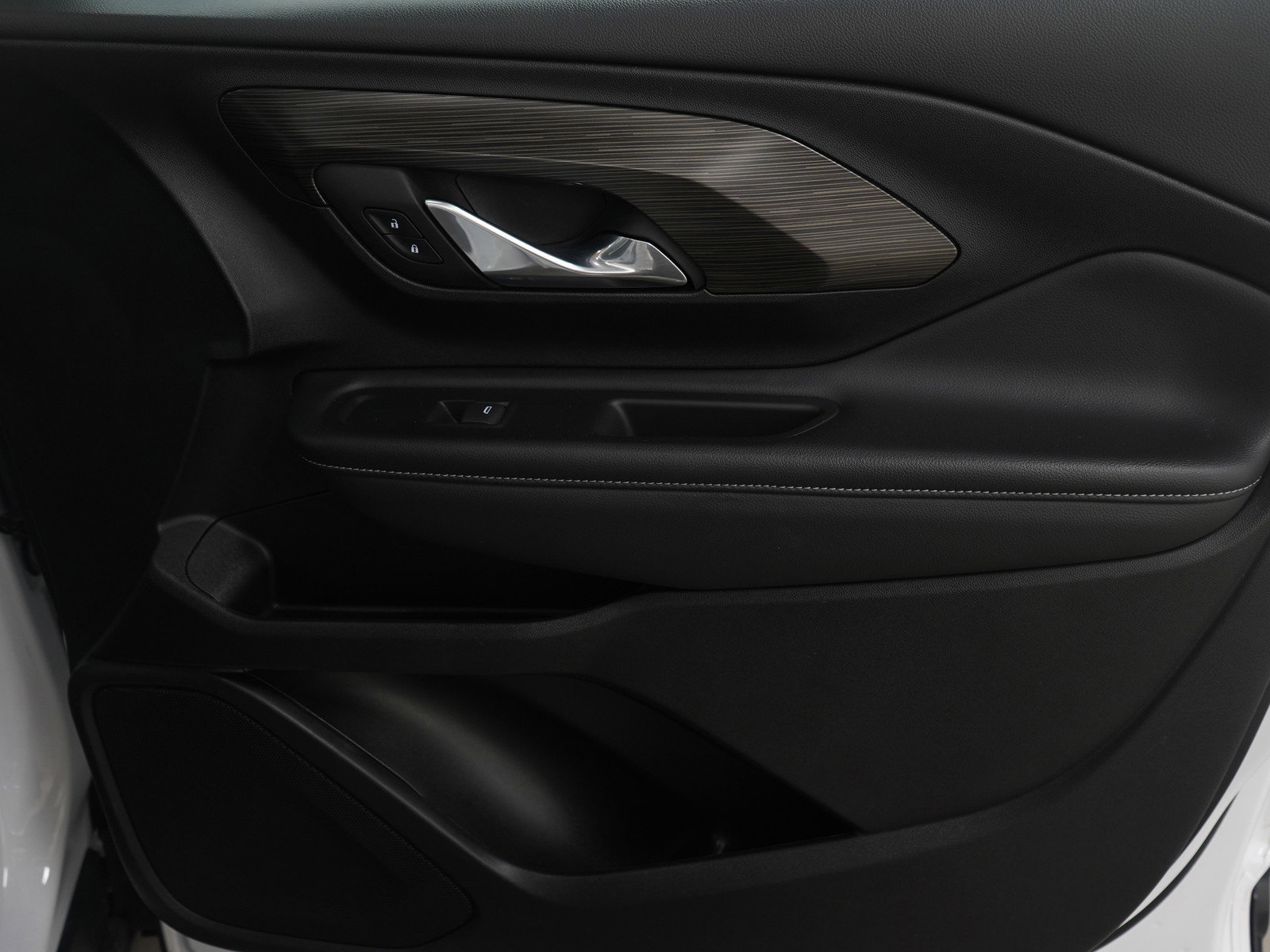 Used 2024 GMC Terrain SLT image 9