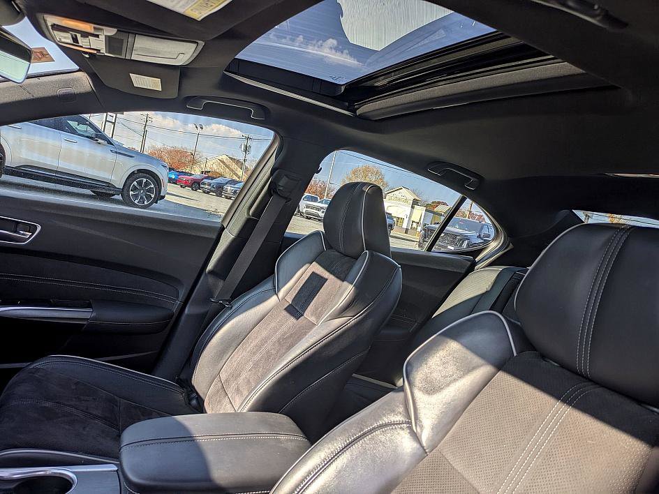 Used 2018 Acura TLX V6 w/ Technology & A-SPEC Pkg image 12