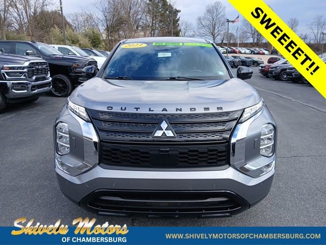 Used 2023 Mitsubishi Outlander SE Black Edition image 8