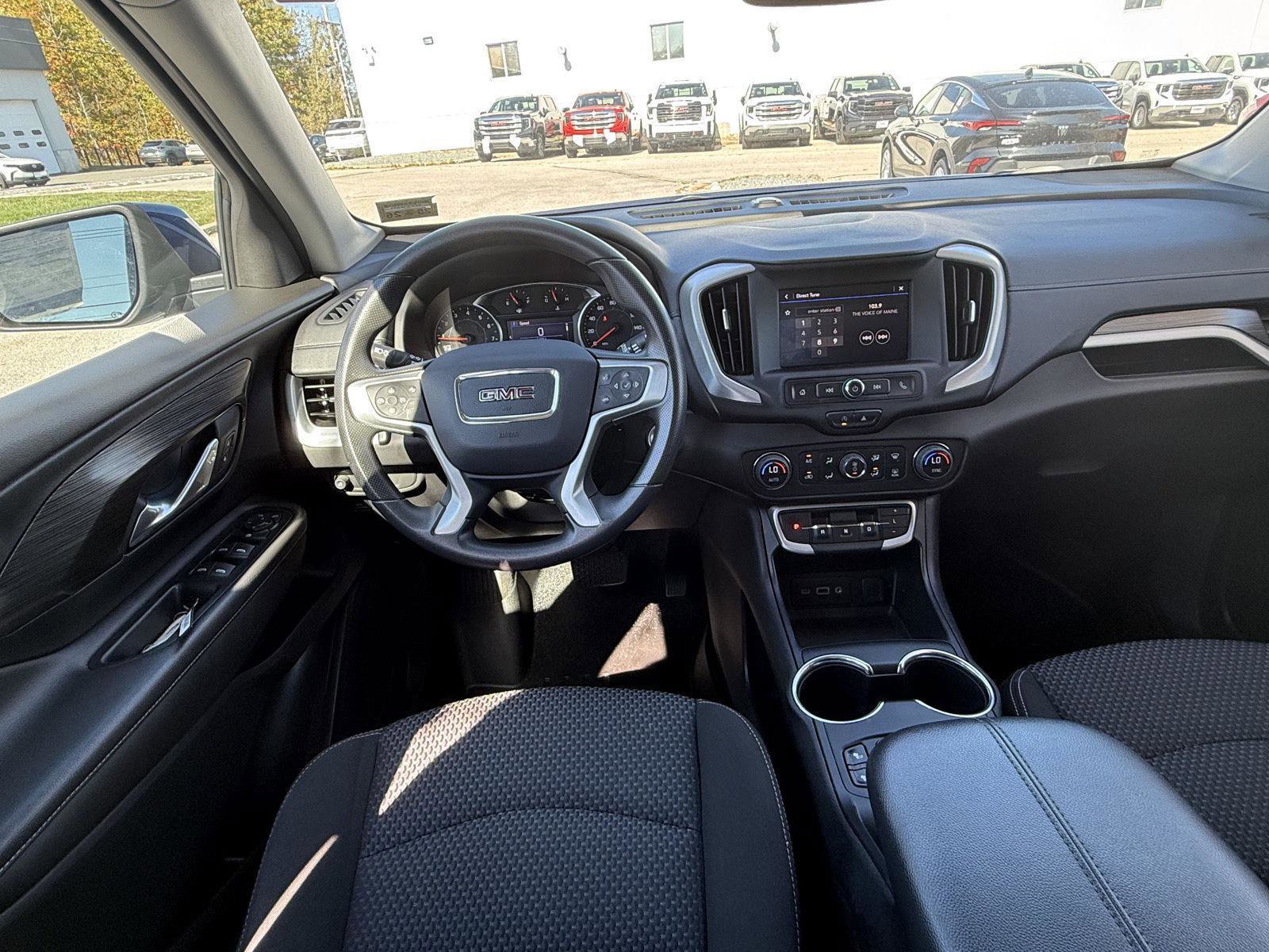 Used 2023 GMC Terrain SLE w/ Driver Convenience Package image 13