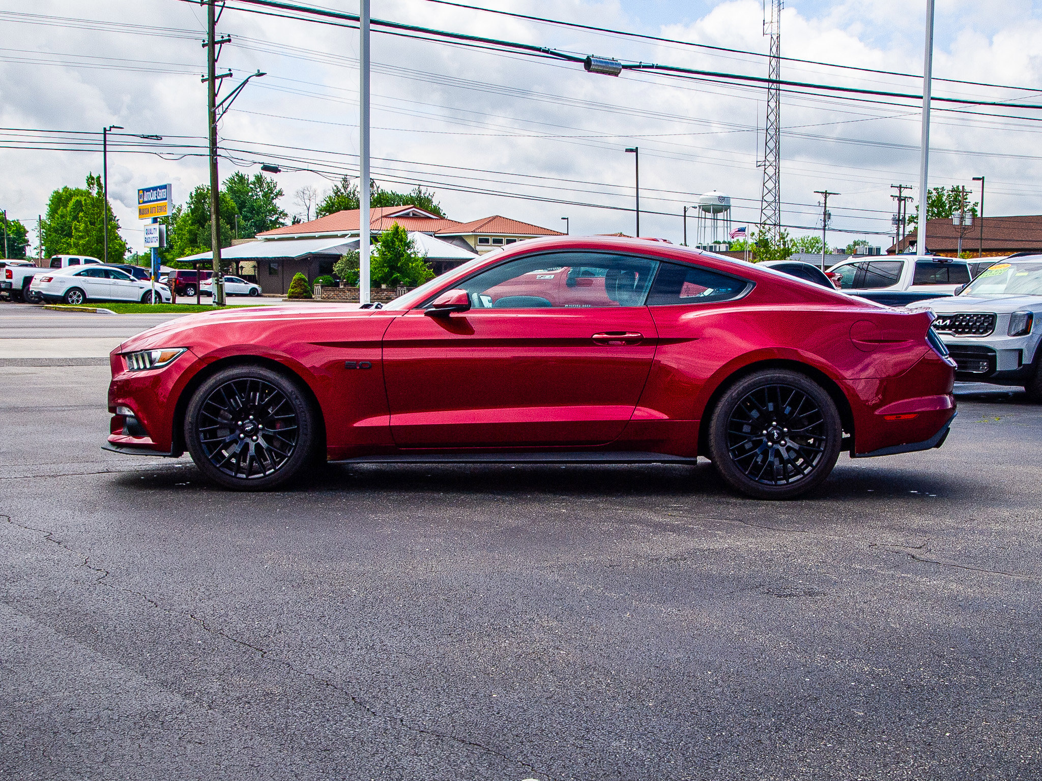 Used 2017 Ford Mustang GT Premium w/ GT Performance Package RWD image 4