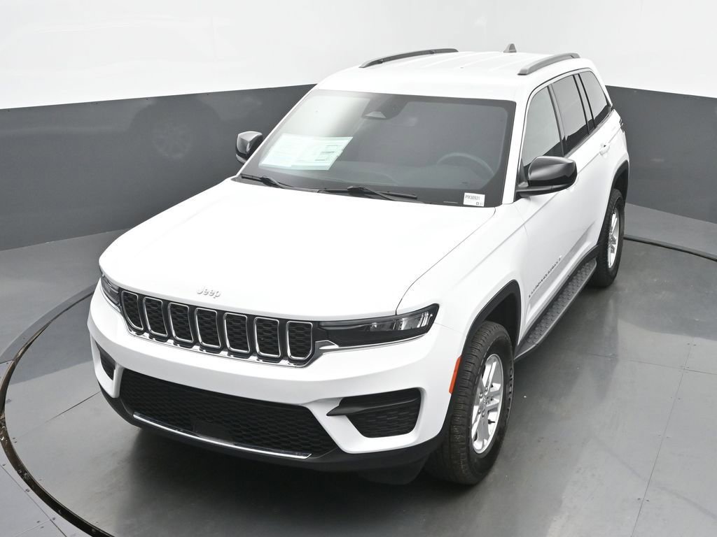 Used 2024 Jeep Grand Cherokee Laredo image 38