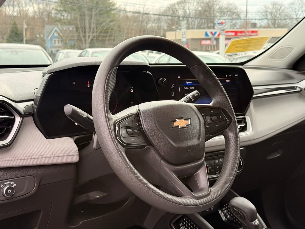 Used 2025 Chevrolet TrailBlazer LT AWD/4WD image 26