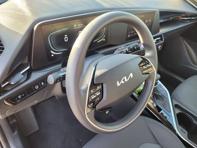Used 2025 Kia Niro LX image 23