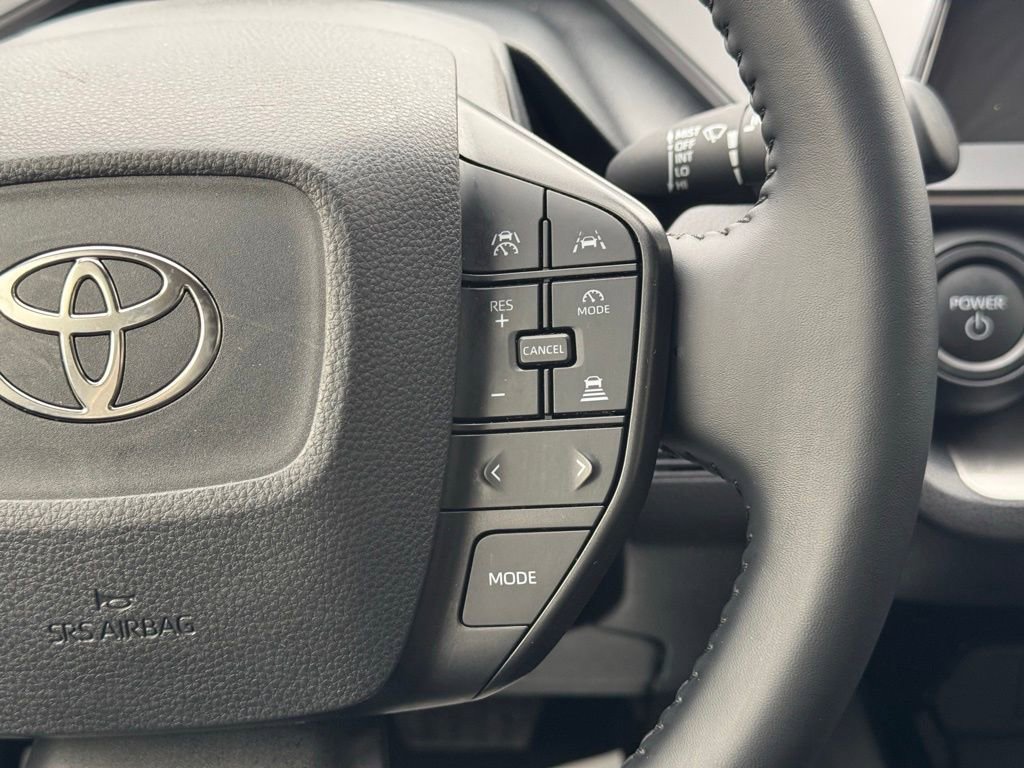 Used 2025 Toyota Prius LE image 36