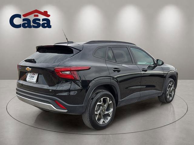 Used 2025 Chevrolet Trax LT w/ Driver Confidence Package FWD image 3
