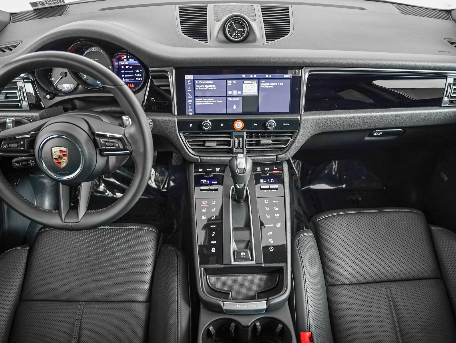 Certified 2026 Porsche Macan AWD/4WD image 15