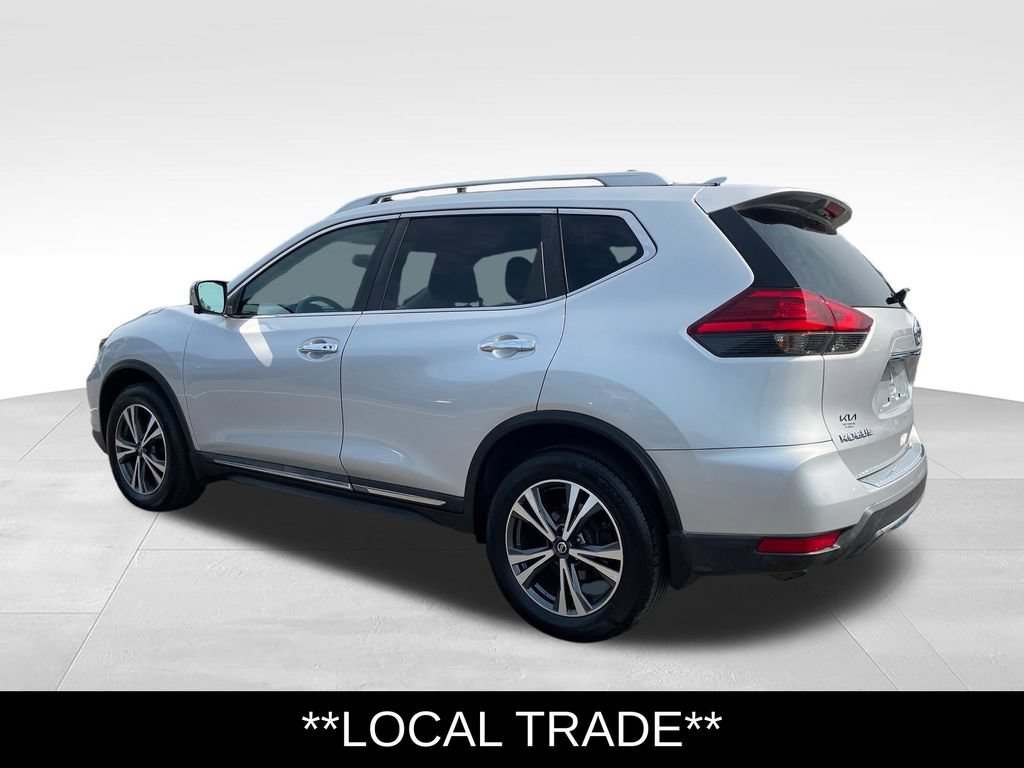 Used 2017 Nissan Rogue SL w/ SL Premium Package AWD/4WD image 3