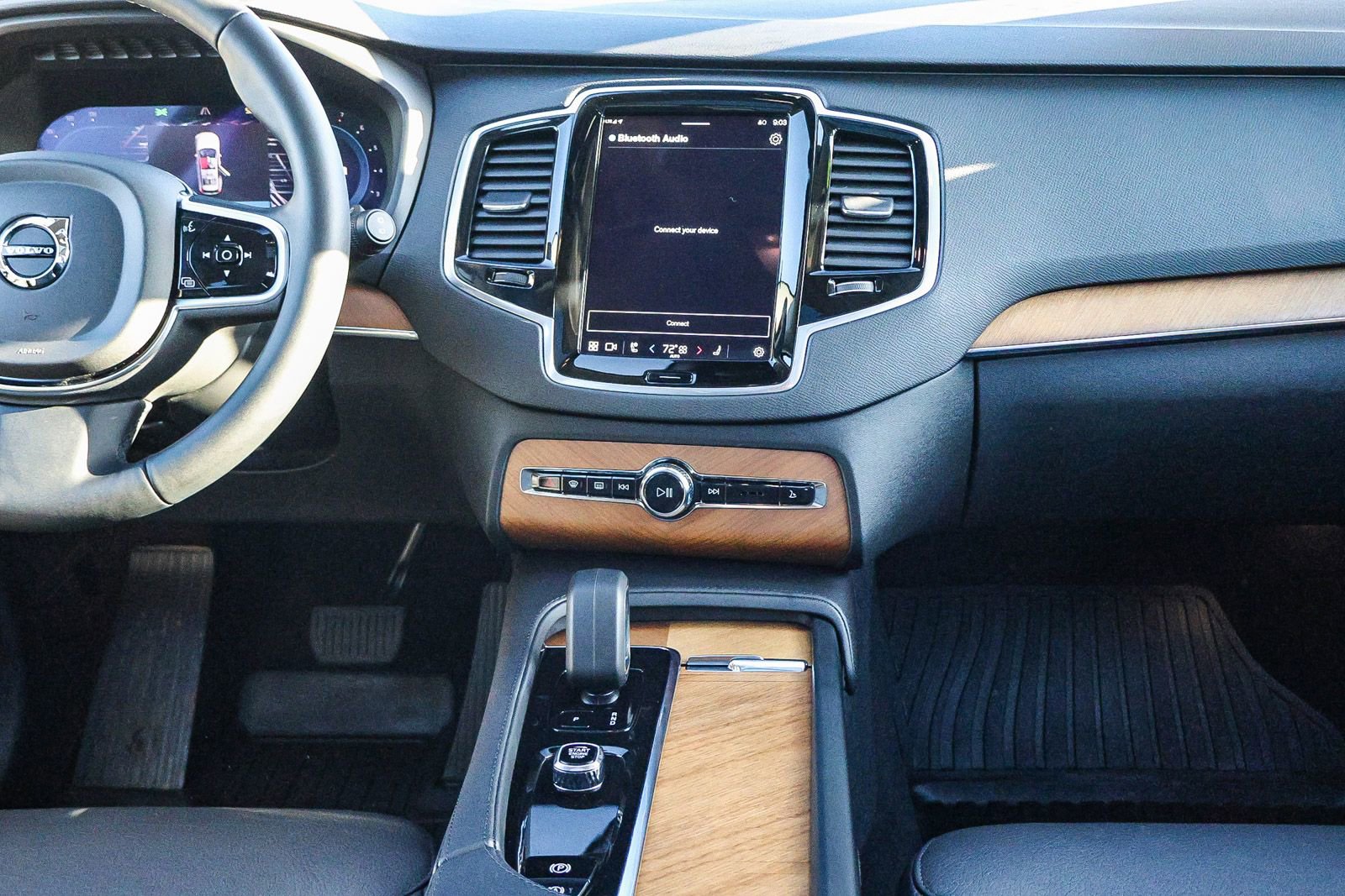 Used 2025 Volvo XC90 B5 Plus w/ Protection Package Premier image 23