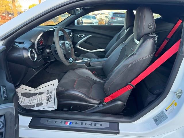 Used 2019 Chevrolet Camaro ZL1 RWD image 12