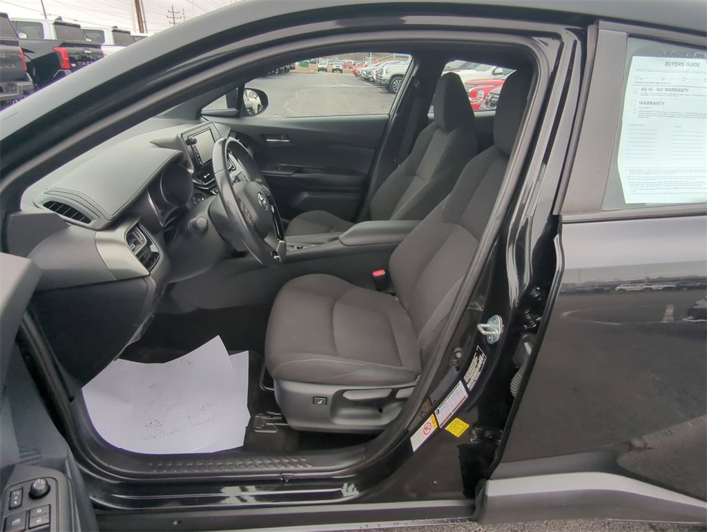 Used 2018 Toyota C-HR XLE image 11