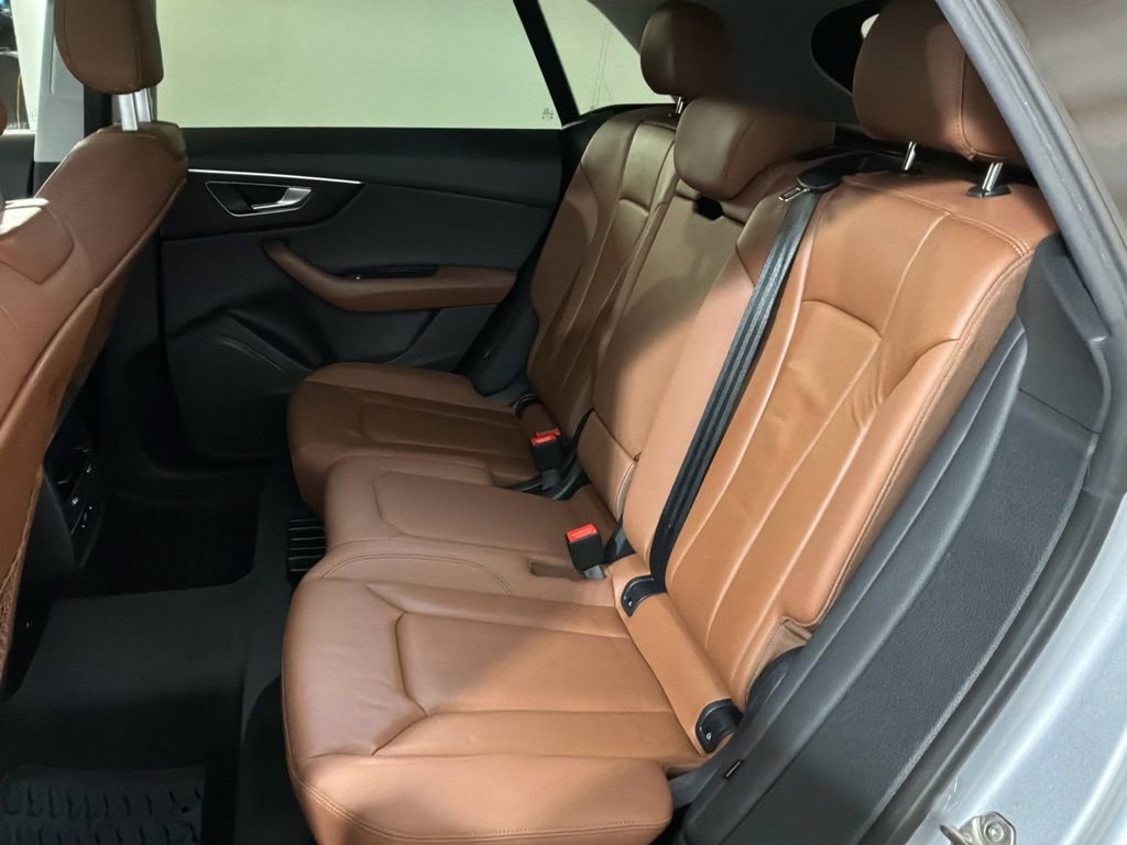Used 2022 Audi Q8 Premium w/ Convenience Package image 19