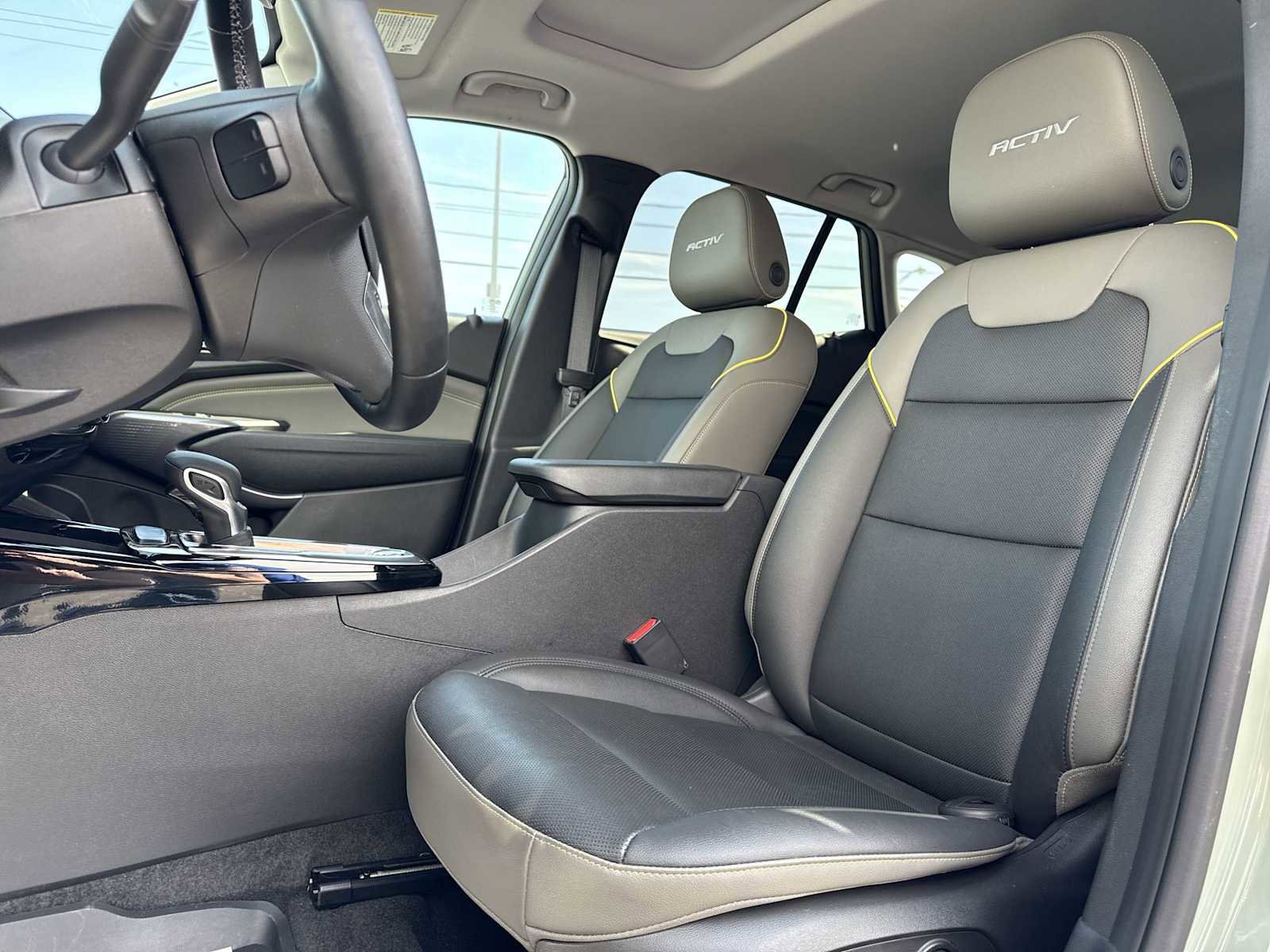 Certified 2025 Chevrolet Trax ACTIV w/ Sunroof Package FWD image 13