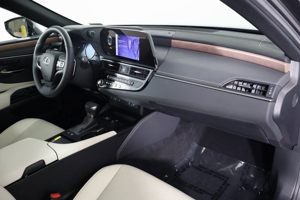 Used 2025 Lexus ES 300h w/ Premium Package image 9