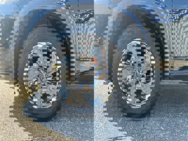 Used 2024 Nissan Rogue SV image 10