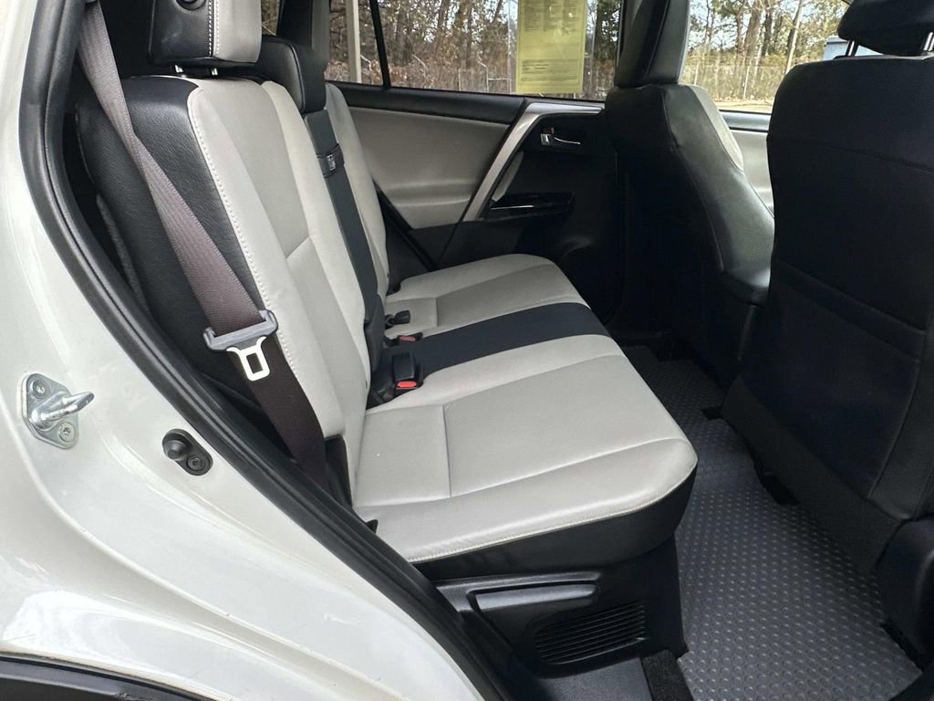 Used 2018 Toyota RAV4 Limited image 15