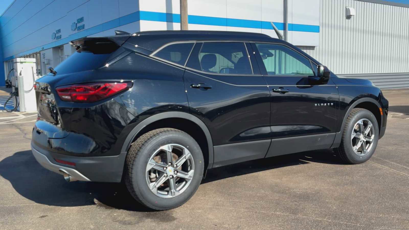 Certified 2023 Chevrolet Blazer LT w/ Convenience Package image 2