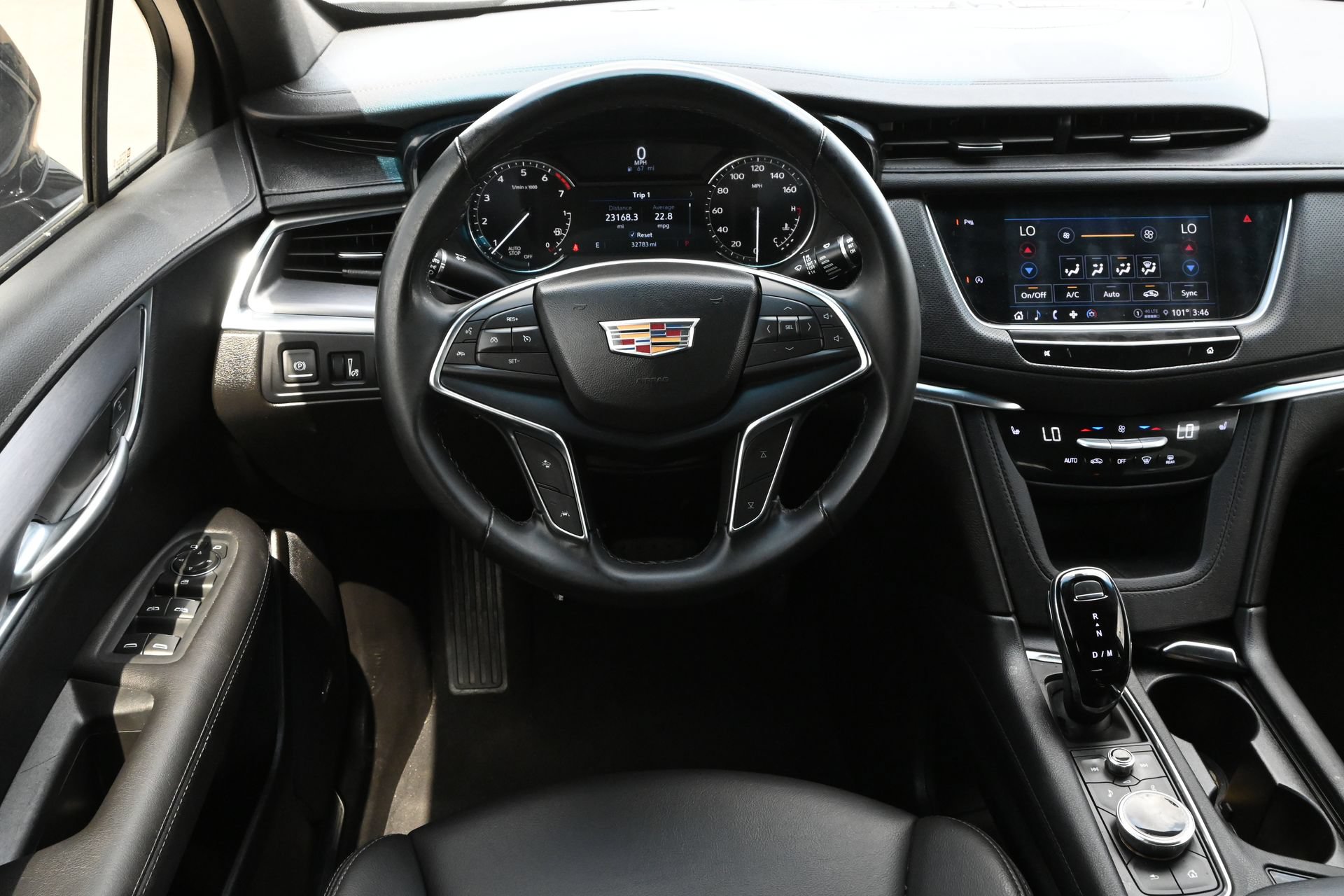 Certified 2025 Cadillac XT5 Luxury FWD image 10