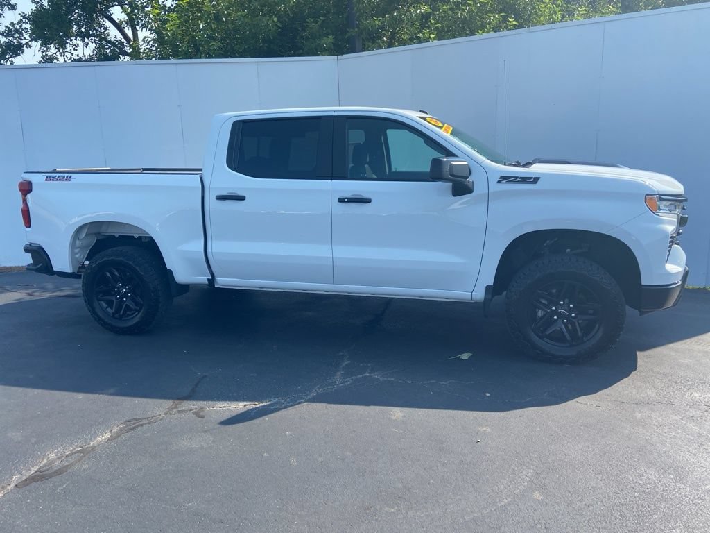 Used 2024 Chevrolet Silverado 1500 LT Trail Boss w/ Convenience Package II AWD/4WD image 1