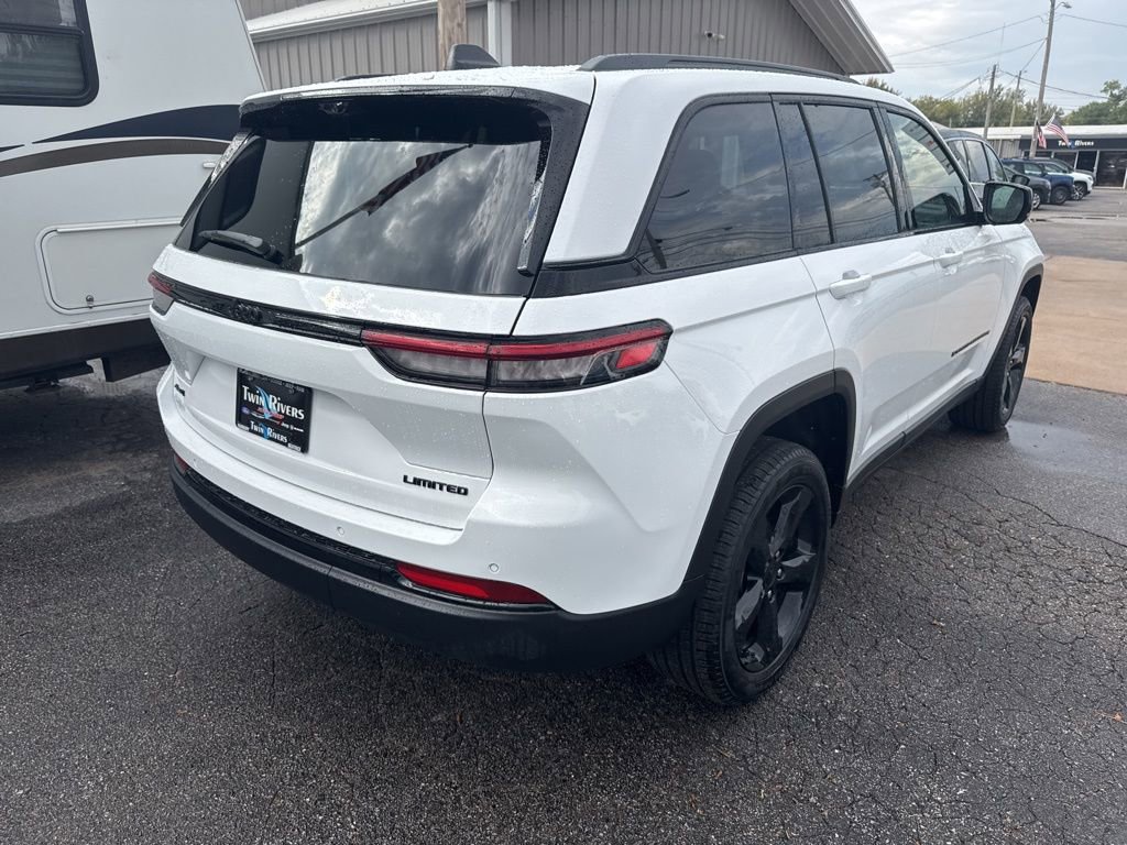 New 2025 Jeep Grand Cherokee Limited w/ Luxury Tech Group II image 3