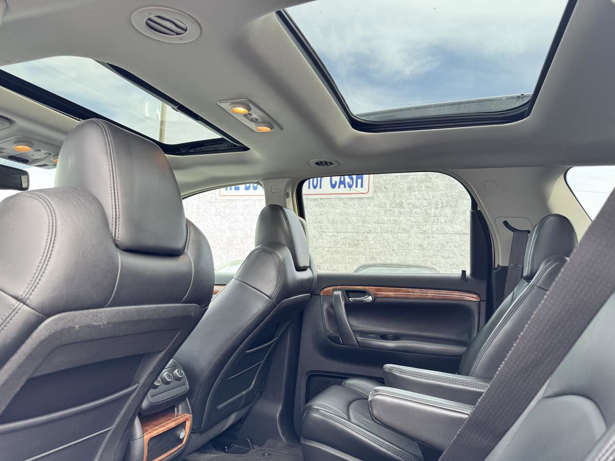 Used 2009 Saturn Outlook XR w/ Convenience Package FWD image 29
