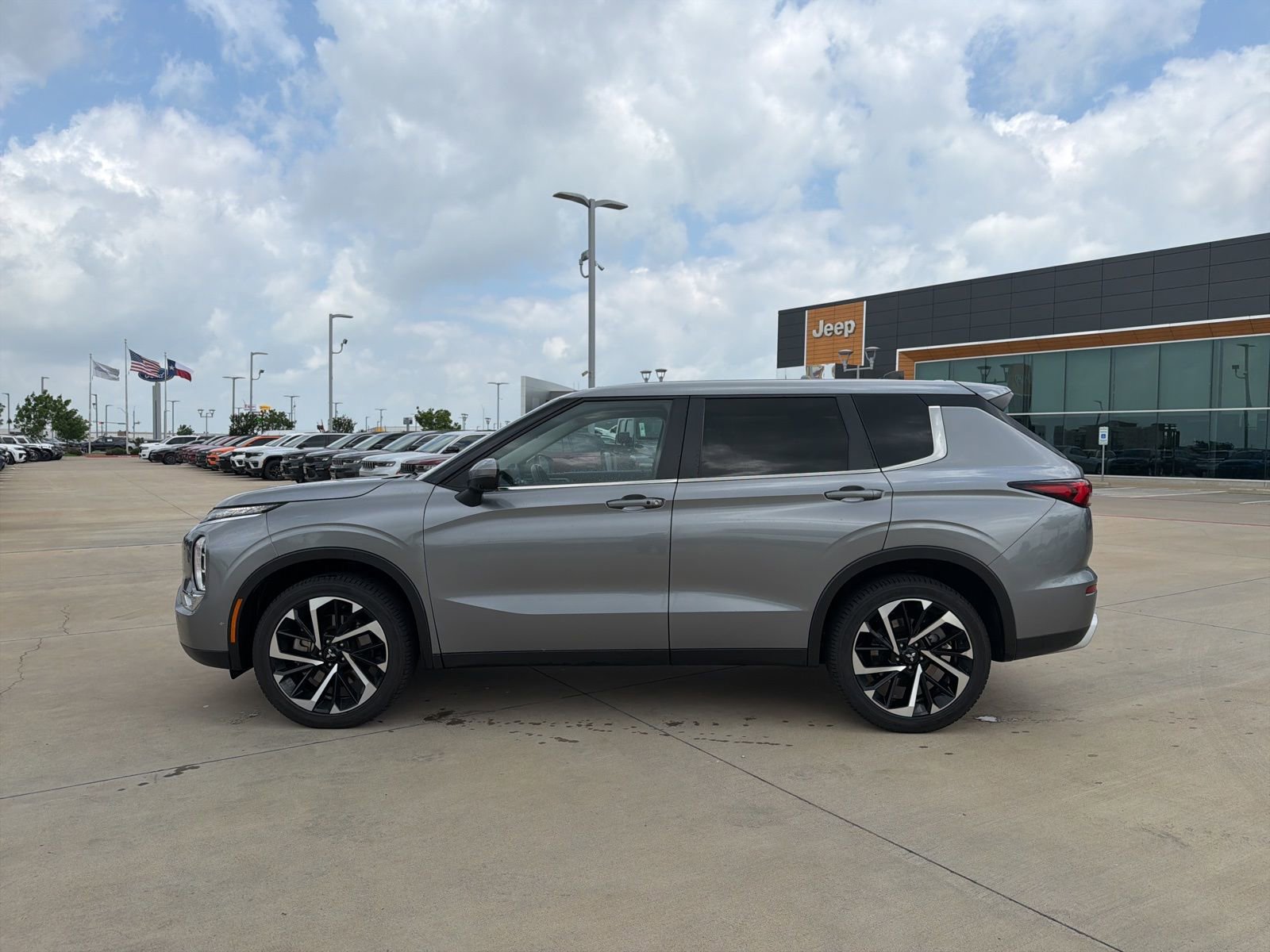 Used 2024 Mitsubishi Outlander SE AWD/4WD video 2