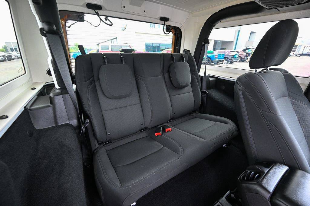Used 2022 Jeep Wrangler Sport AWD/4WD image 23