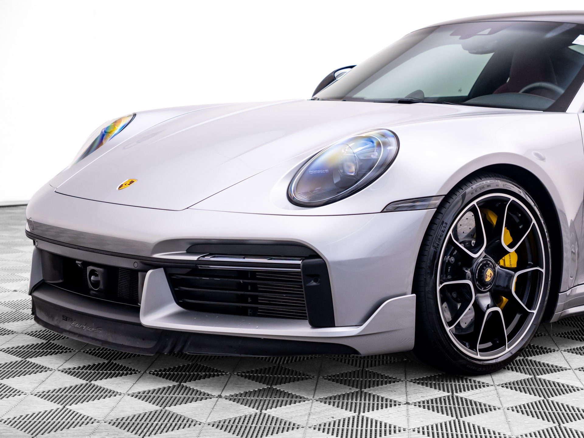 Certified 2025 Porsche 911 Turbo S AWD/4WD image 33