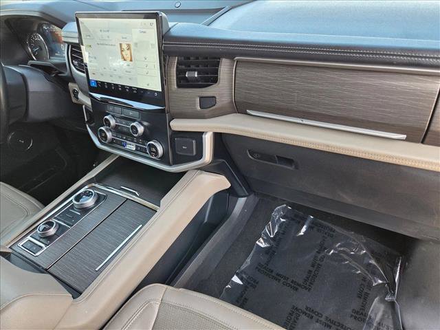 Used 2024 Ford Expedition Limited image 21