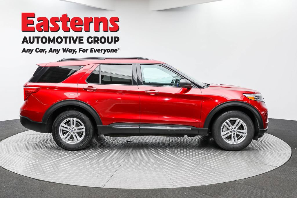 Used 2021 Ford Explorer XLT image 4