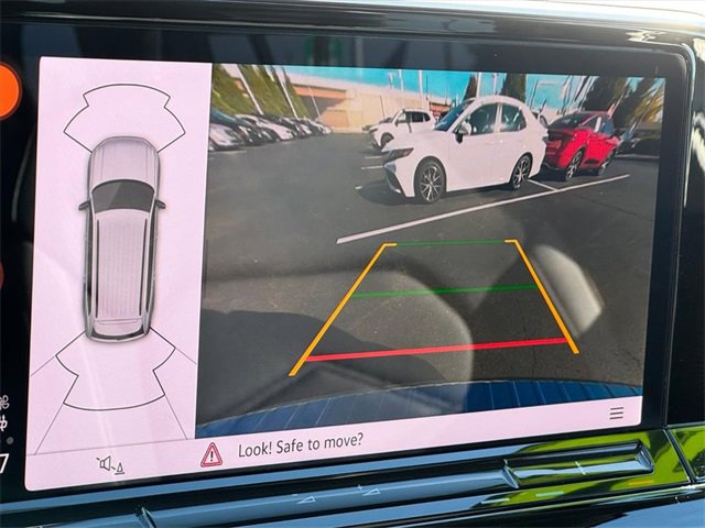 Used 2024 Volkswagen Atlas Peak Edition SE image 17