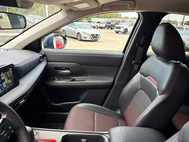 Used 2025 Nissan Kicks SR AWD/4WD image 16